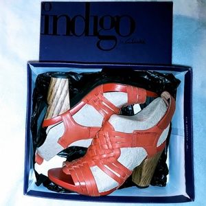 Orang lether sandals.